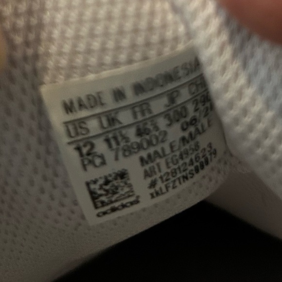 Adidas men’s Superstar sneakers white with navy stripes size 12 - Picture 3 of 5